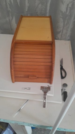 Panera de madera de 52 larga x 20 alta x 25 ancha