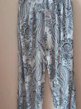 Pantalón Stradivarius Estampado XS