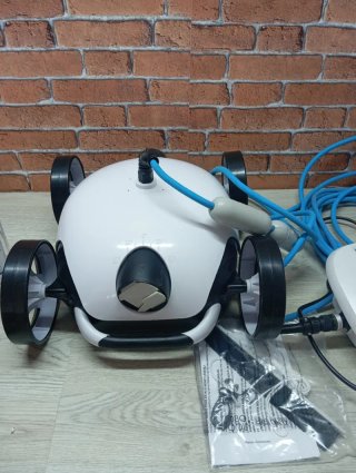Robot Limpiafondos de piscina Bestway