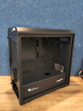 Caja Gaming Genesis IRID 513 ARGB Cristal