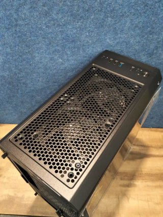 Caja Gaming Genesis IRID 513 ARGB Cristal