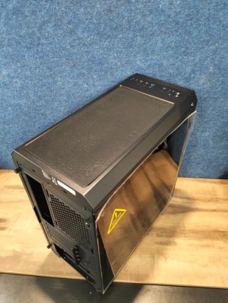 Caja Gaming Genesis IRID 513 ARGB Cristal