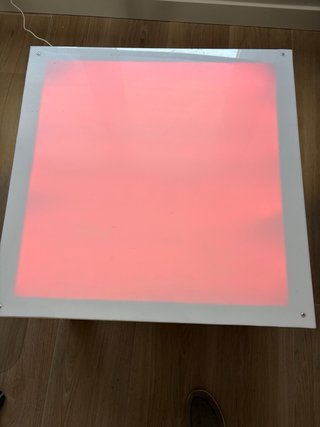 Mesa de luz infantil blanca (mesa ikea) con led.