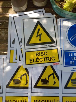 Carteles de obra y seguridad