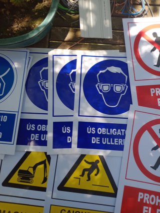 Carteles de obra y seguridad