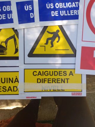 Carteles de obra y seguridad