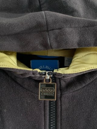 Chaqueta Adidas Negra y Dorada