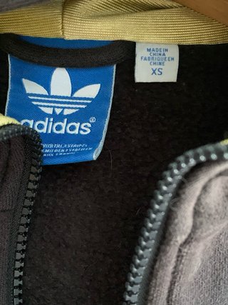 Chaqueta Adidas Negra y Dorada