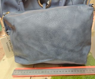 Bolso piel celeste con cartera y doble asa