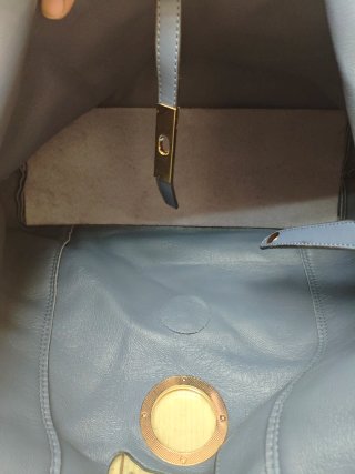 Bolso piel celeste con cartera y doble asa