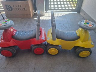 Passeggino Chicco rosso e giallo con forma di auto