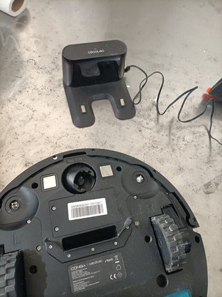 - Cecotec robot aspirador con fregado y autonomí