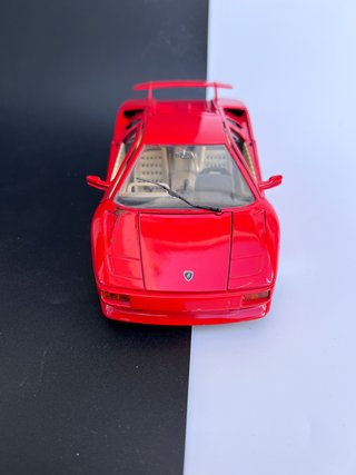 Lamborghini Diablo ( 1990 ) Burago 1/18