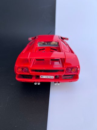 Lamborghini Diablo ( 1990 ) Burago 1/18