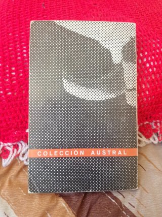 Libro Crónica de una muerte anunciada y regalo