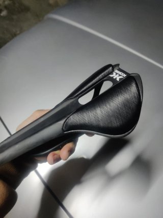 Sedile KORE Carbono 136g