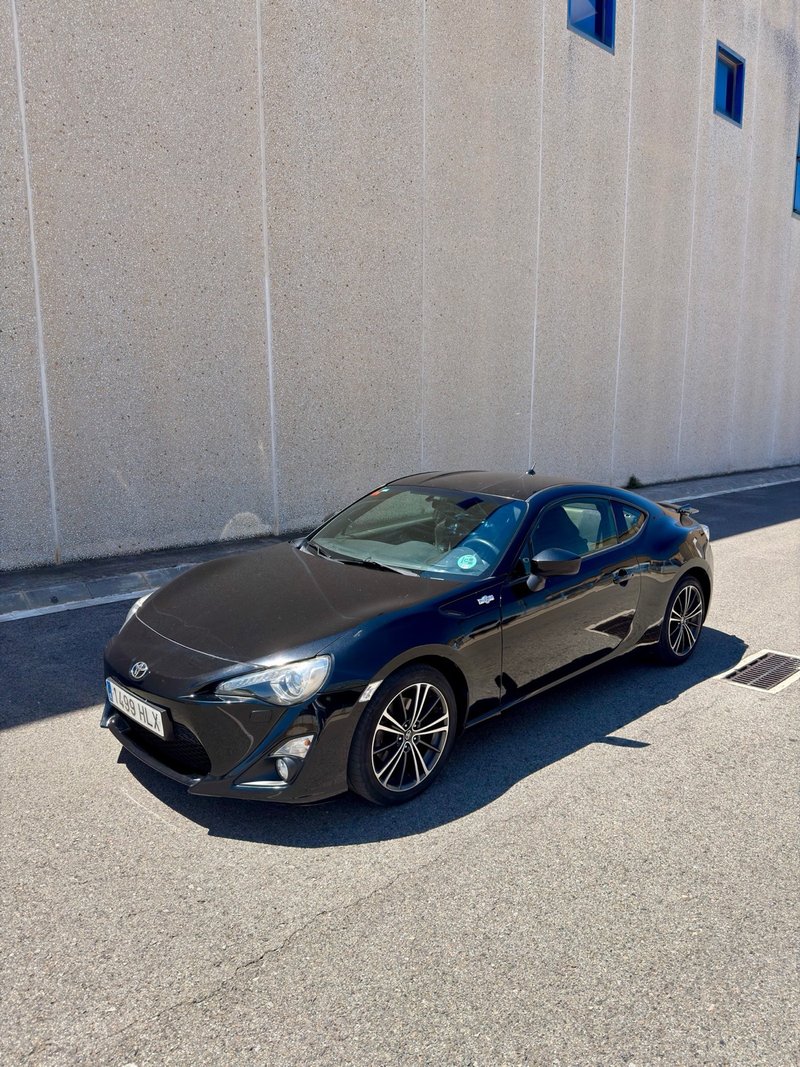 Toyota GT 86 2012 - foto 1