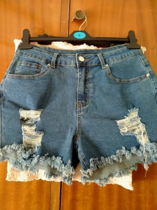 Conjunto Mujer Top Rosa y Shorts Vaqueros