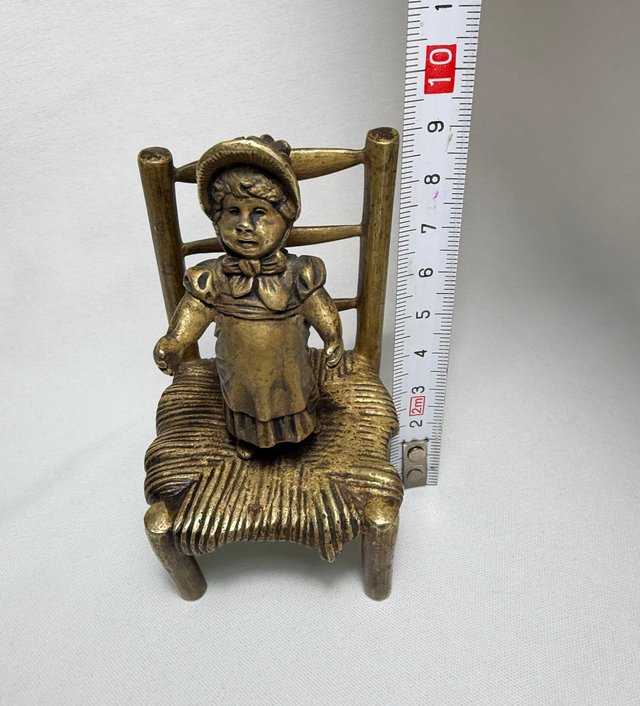 Figura niña bronce de Viena. S.XIX
