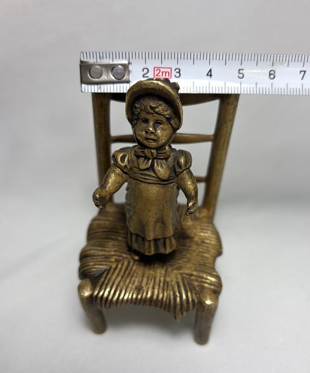 Figura niña bronce de Viena. S.XIX