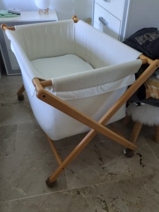 Minicuna de madera para bebé