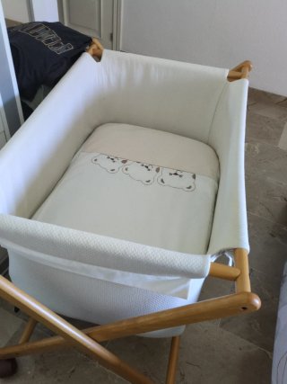 Minicuna de madera para bebé