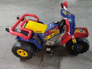 Moto eléctrica infantil Injusa Rhino