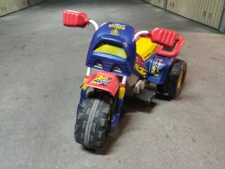 Moto eléctrica infantil Injusa Rhino