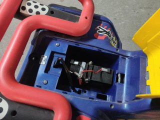 Moto eléctrica infantil Injusa Rhino