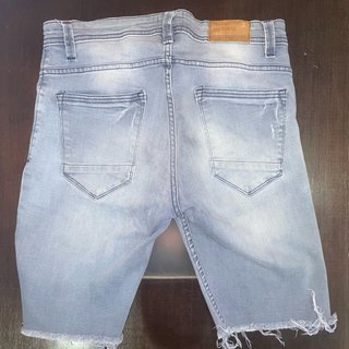 Vaqueros cortos adolescentes