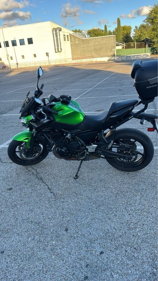 Kawasaki Z650 Negra y Verde 2020 14.000km
