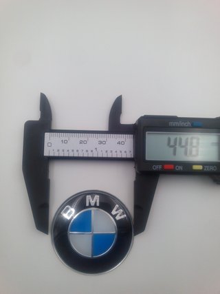 EMBLEMA VOLANTE BMW AZUL Y BLANCO 45MM
