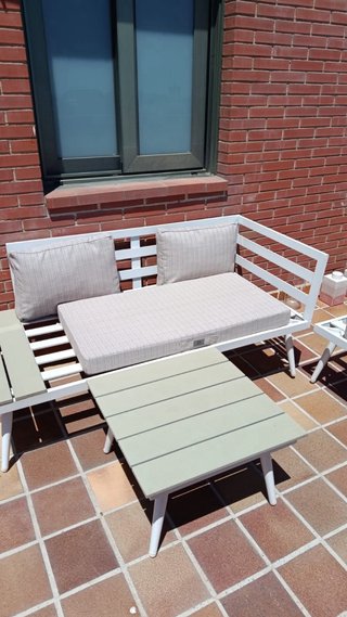 2 set di cuscini per divano da giardino in tessuto. Totale 6 pezzi