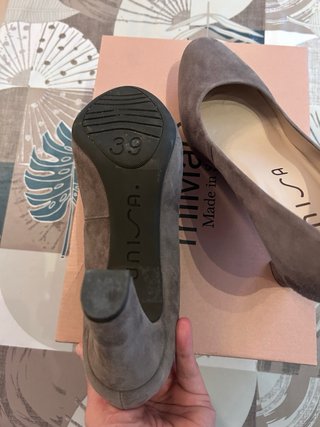 Zapatos UNISA grises ante