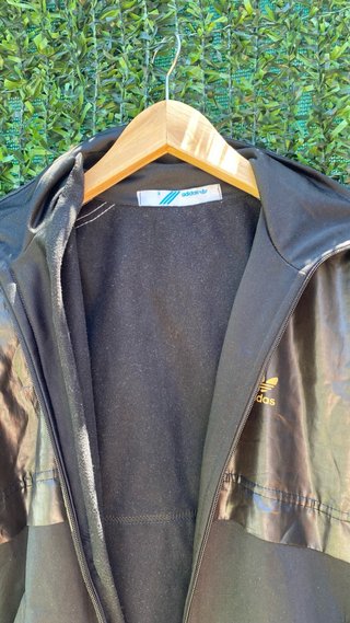 Chaqueta Adidas Vintage Negra y Dorada