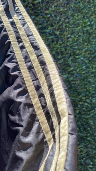 Chaqueta Adidas Vintage Negra y Dorada