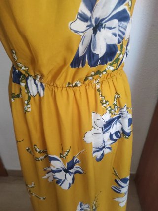 Vestido midi floral amarillo