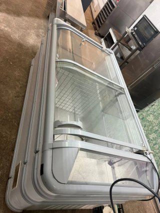 Congelador horizontal con tapa de cristal