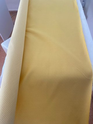 Tela Fallera Vives y Mari Banana para corpiño.