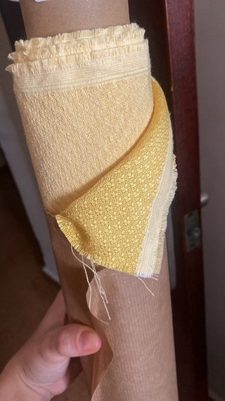 Tela Fallera Vives y Mari Banana para corpiño.