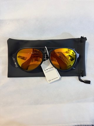 Gafas de sol aviador azul y dorado