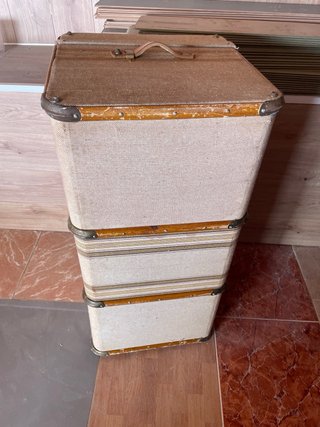 Baúl antiguo madera y detalles en tela