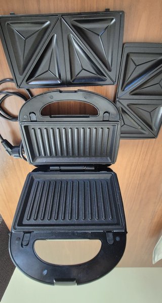 Sandwichera Silvercrest en color negro