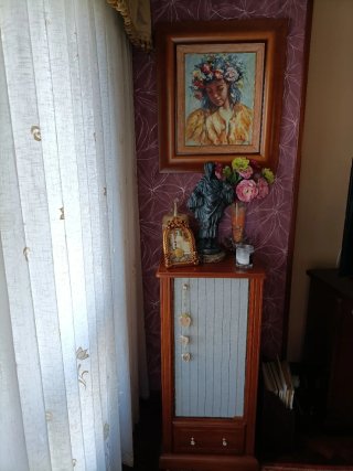 Mueble madera y tela beige