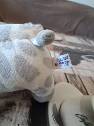 Peluche Jirafa Bebé Blanco y Gris