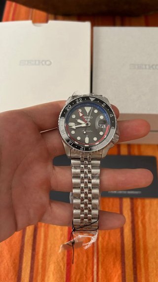 Seiko 5 Sports GMT Cool Grey Pepsi