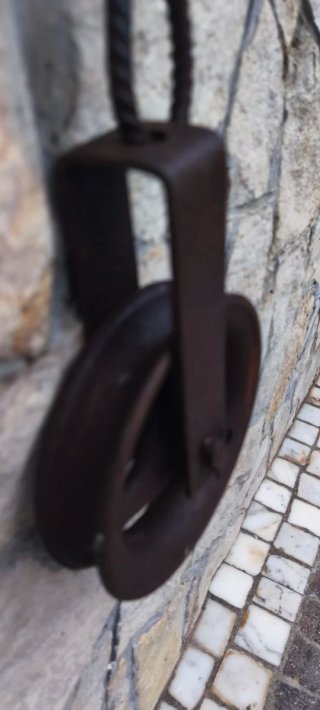 Vecchia carrucola in ferro diametro 17 cm