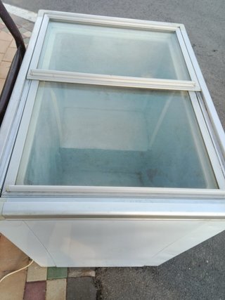 Congelador horizontal con tapa de cristal