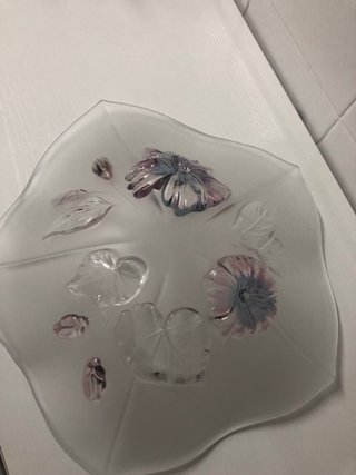 Frutero de cristal con flores
