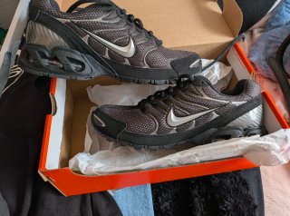 Zapatillas Nike Air Max Tavas Negras y Plateadas